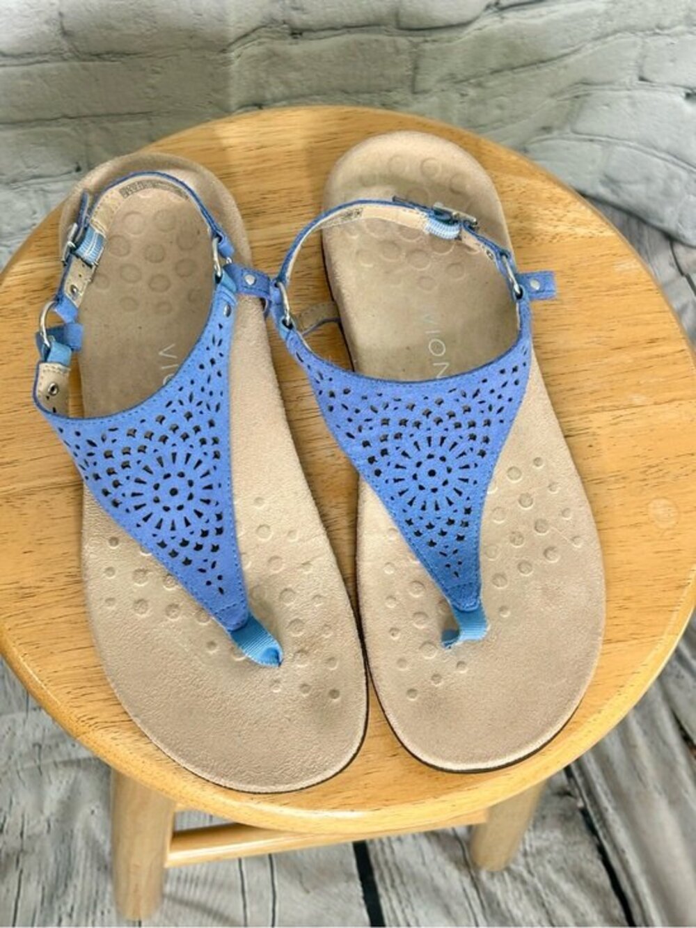 Vionic Blue Sandals Adjustable Straps Size 9 EUC